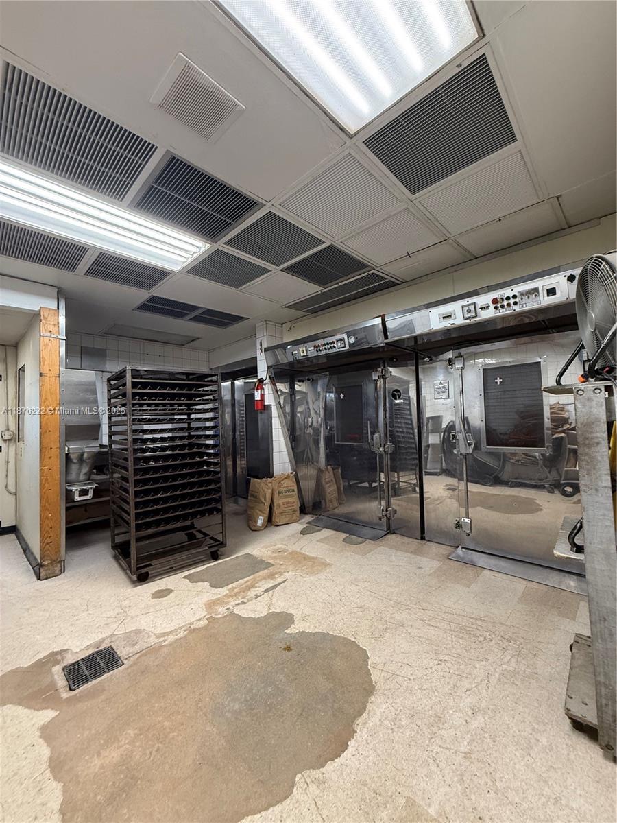 See details / sq. ft. $ 2025-09-25 0 Photo