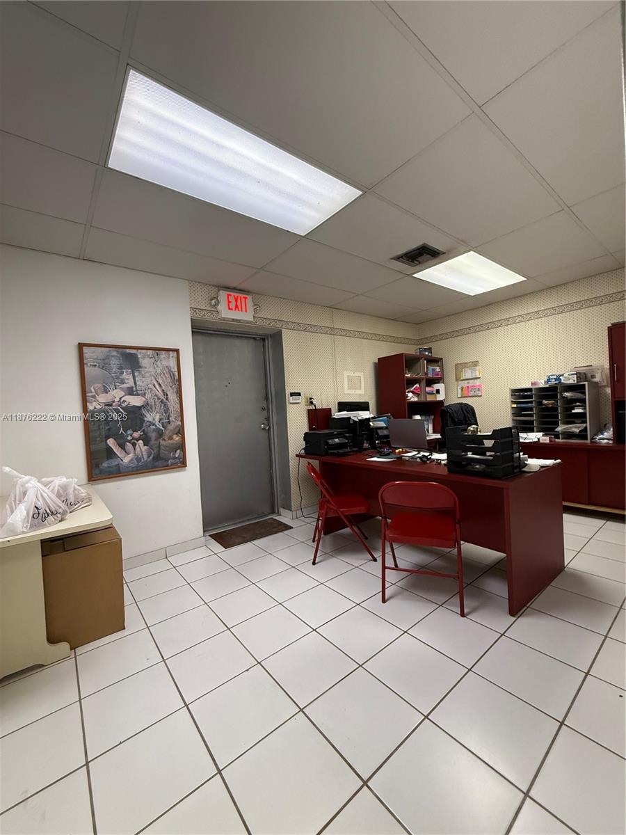 See details / sq. ft. $ 2025-09-25 0 Photo