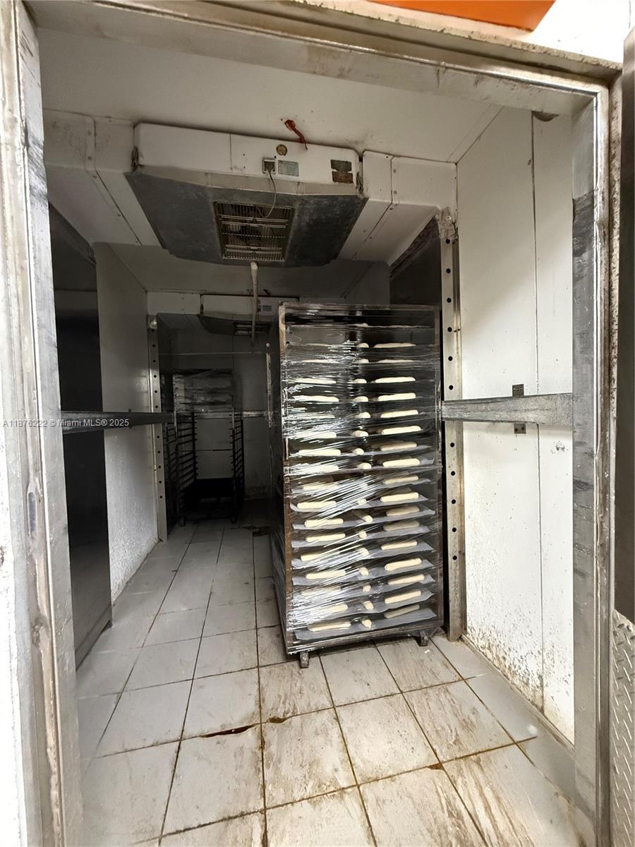 See details / sq. ft. $ 2025-09-25 0 Photo