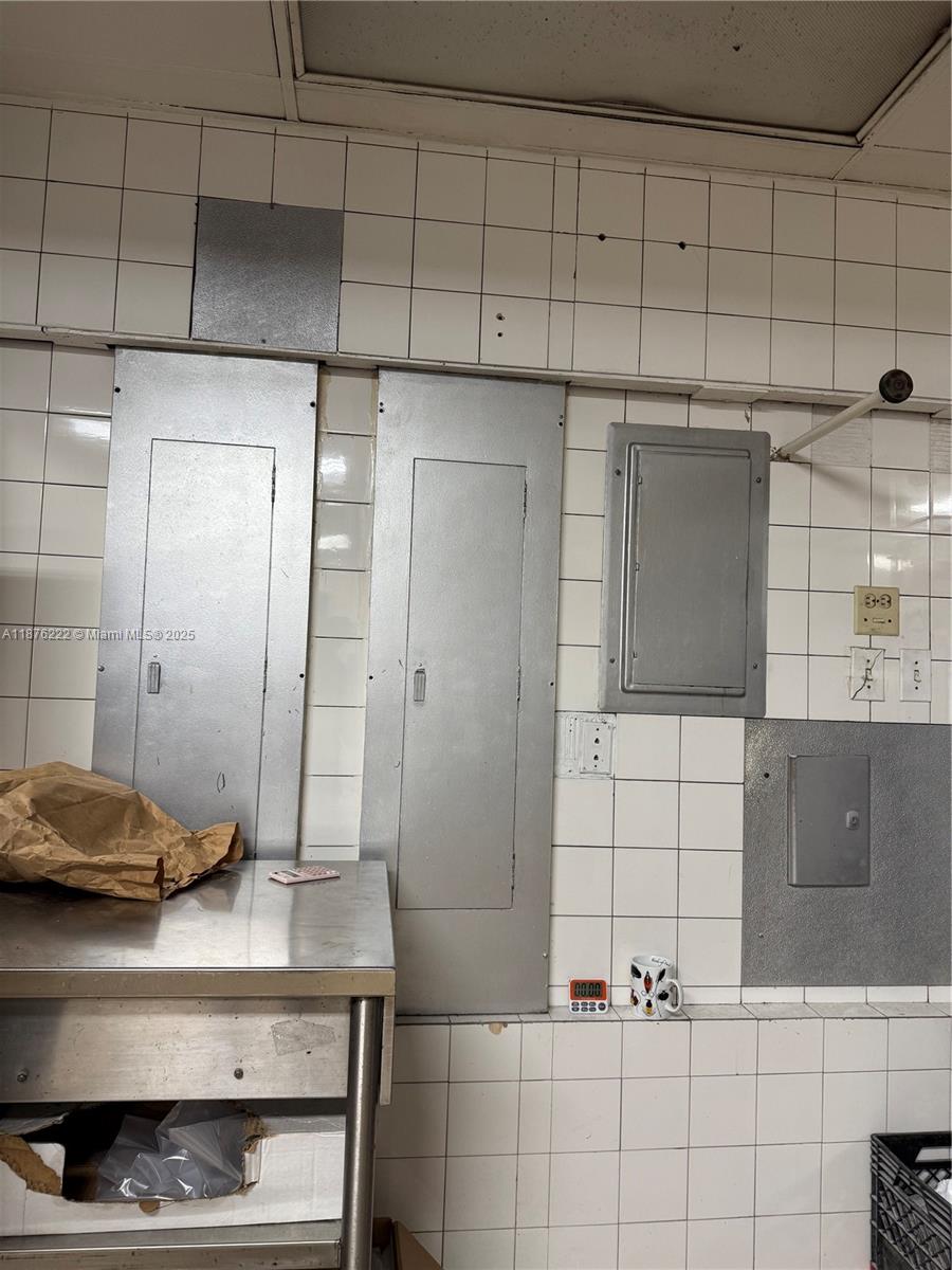 See details / sq. ft. $ 2025-09-25 0 Photo