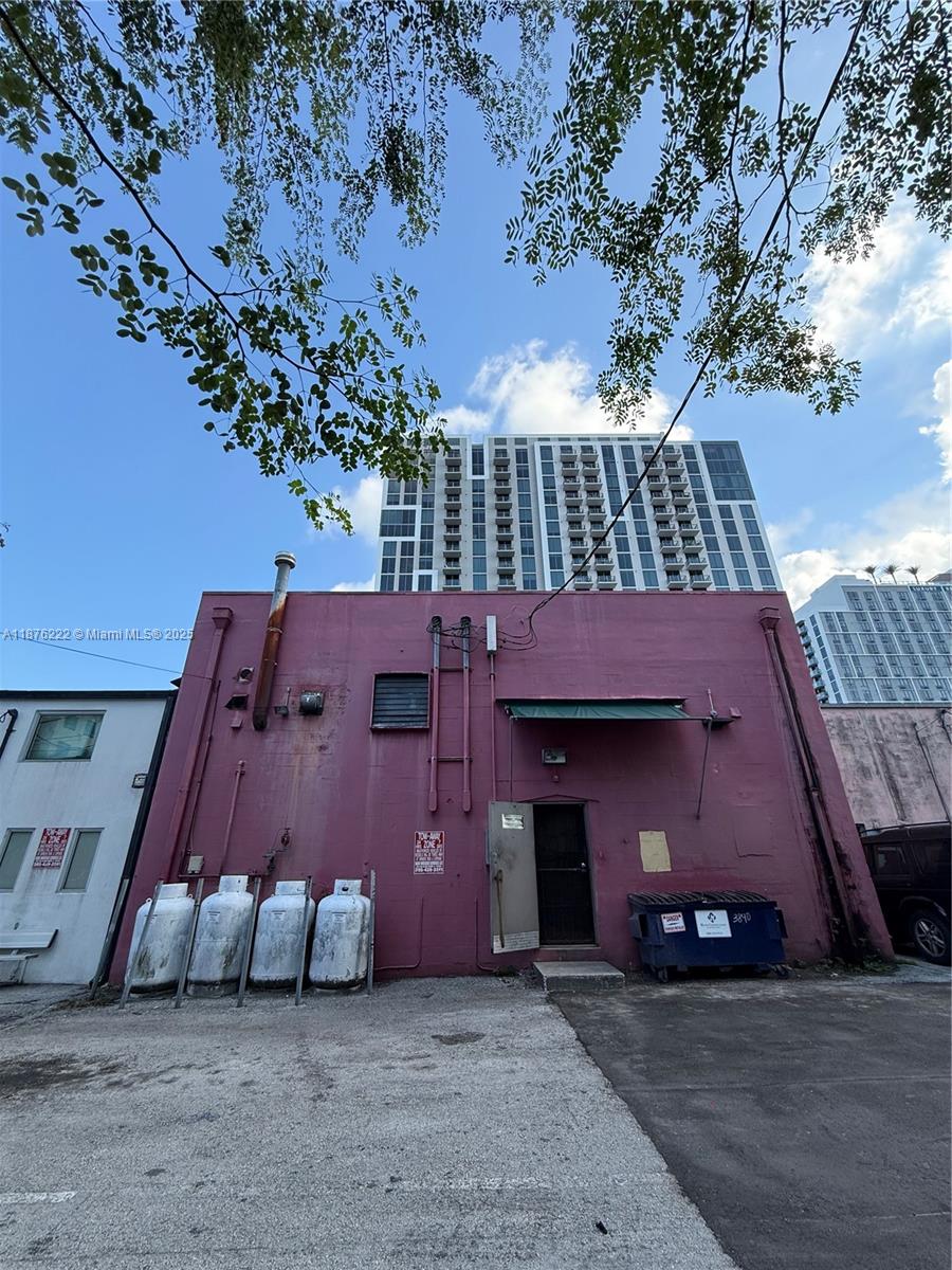See details / sq. ft. $ 2025-09-25 0 Photo