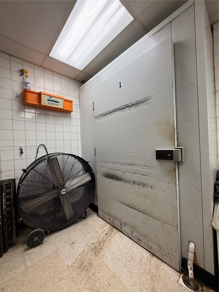 See details / sq. ft. $ 2025-09-25 0 Photo