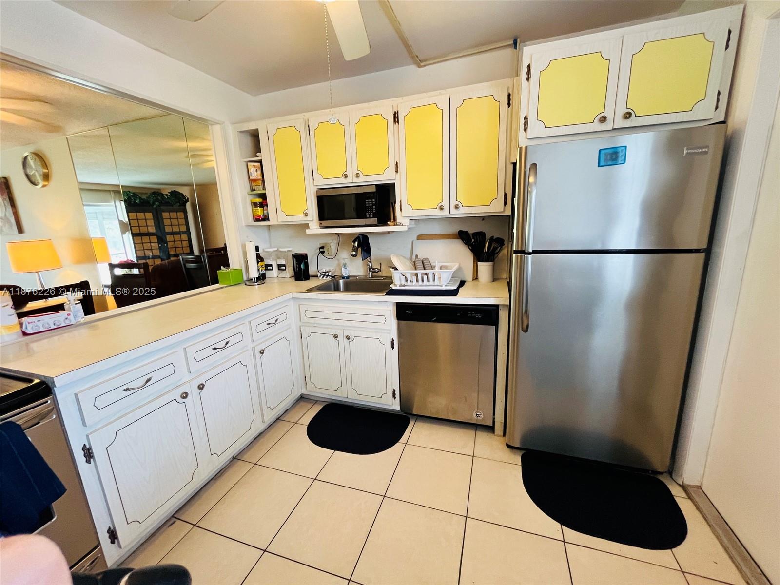 310 2 / 2 992 sq. ft. $ 2025-09-10 0 Photo