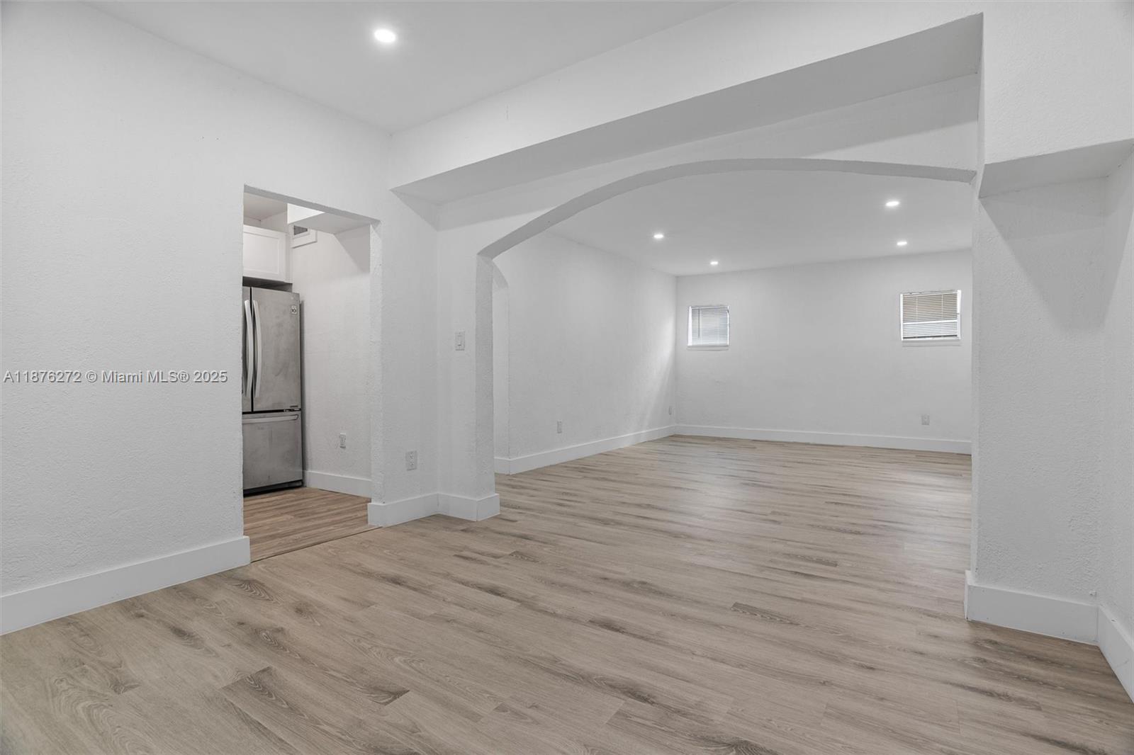   /  2033 sq. ft. $ 2025-09-10 0 Photo