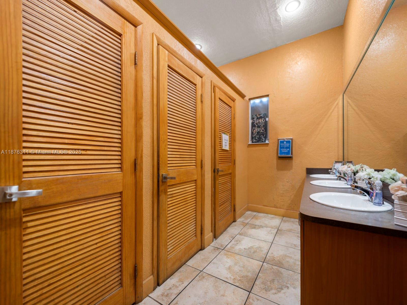   /   sq. ft. $ 2025-09-10 0 Photo