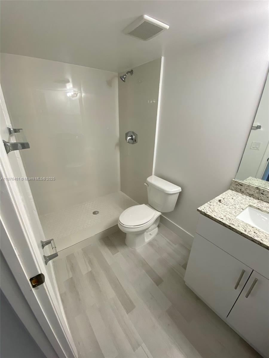   /   sq. ft. $ 2025-09-10 0 foto