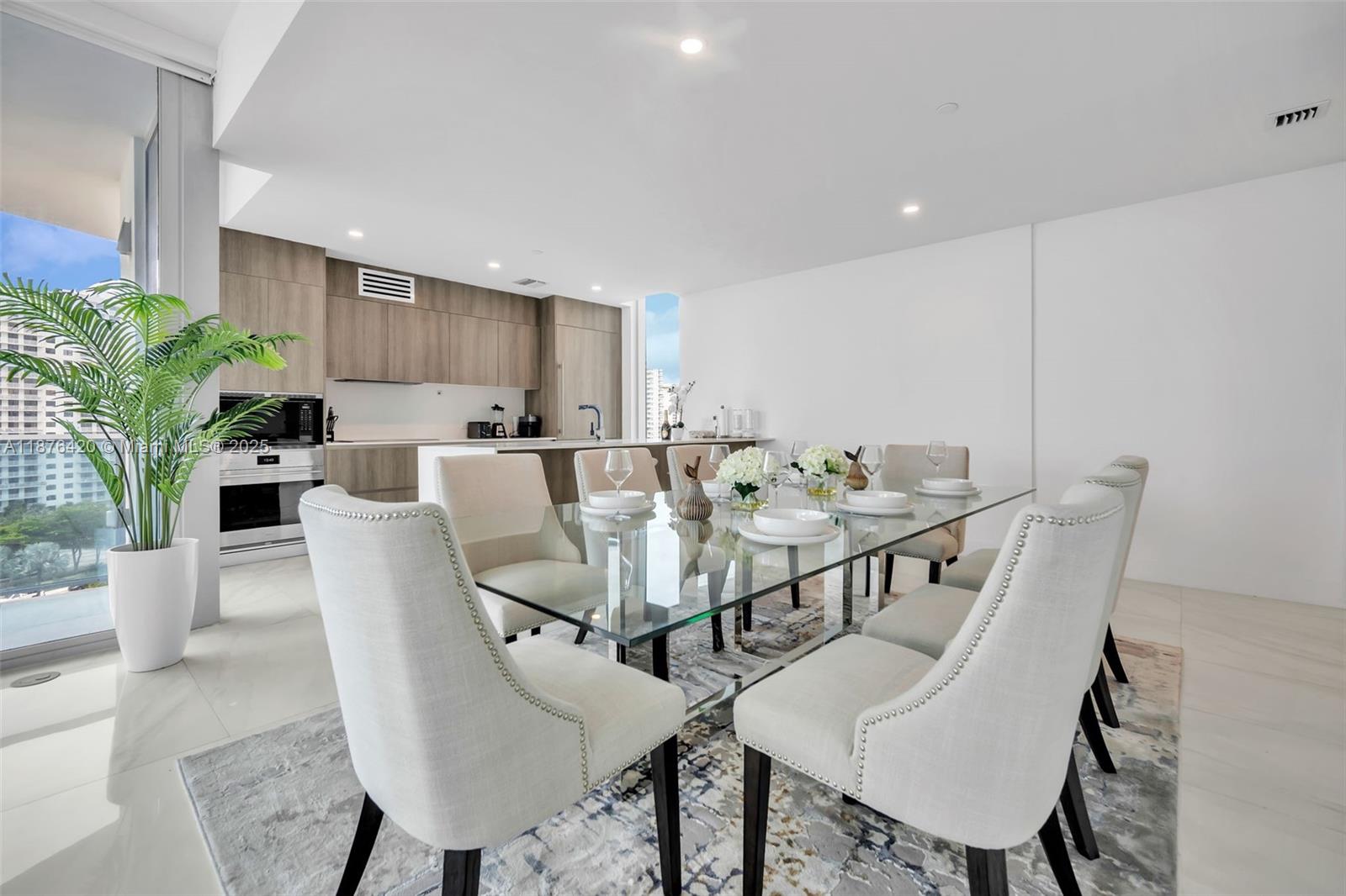 801 3 / 4 2100 sq. ft. $ 2025-09-10 0 Photo