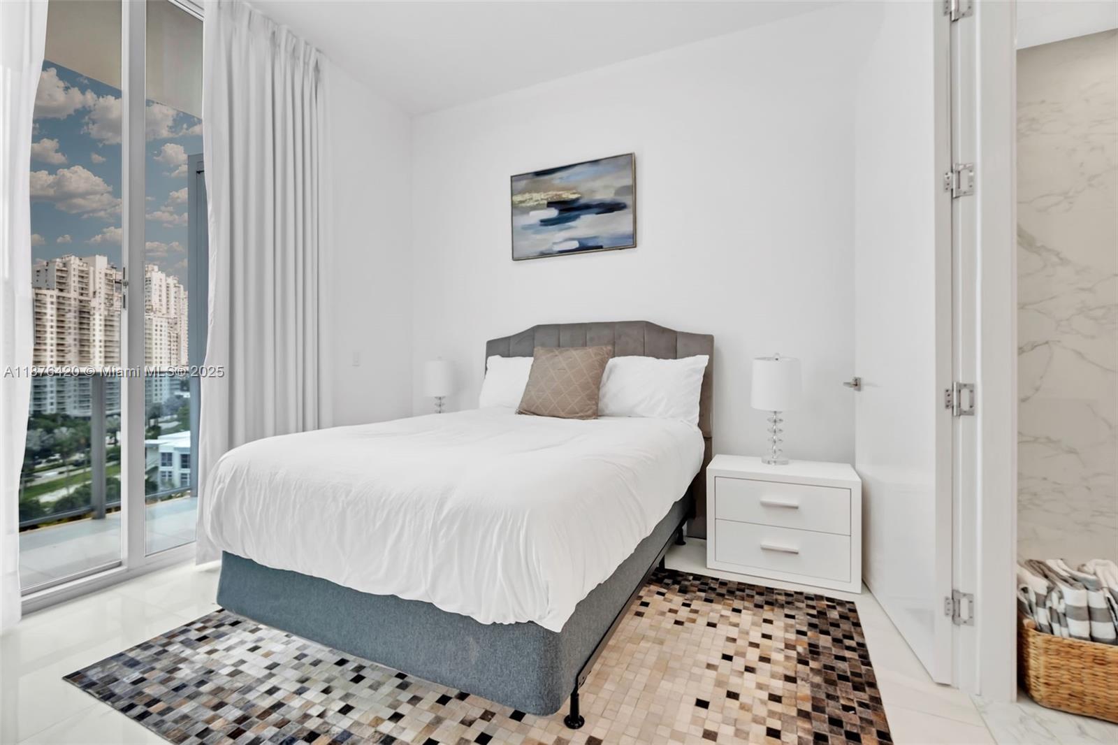 801 3 / 4 2100 sq. ft. $ 2025-09-10 0 Photo