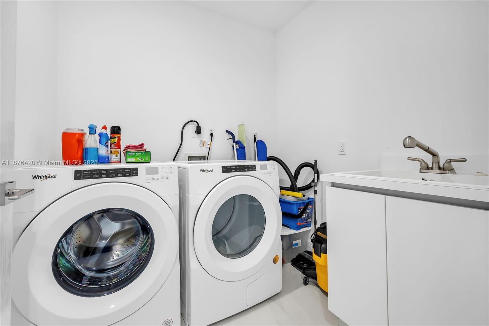 801 3 / 4 2100 sq. ft. $ 2025-09-10 0 Photo