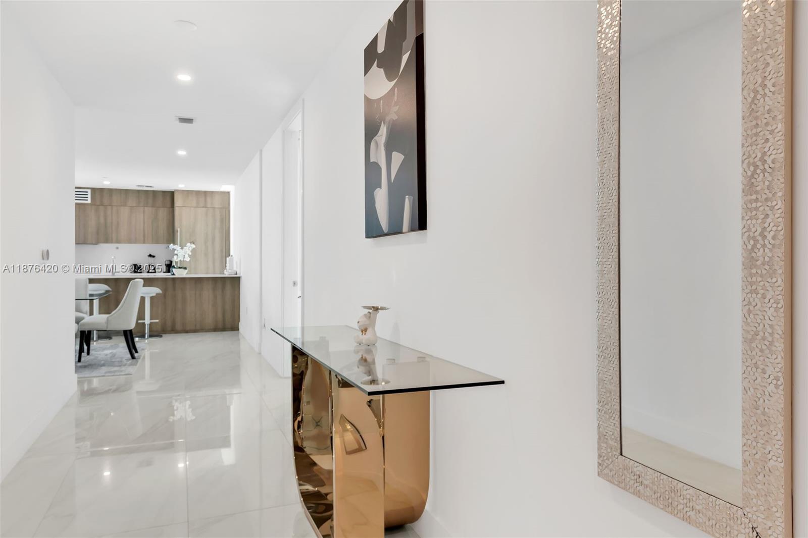 801 3 / 4 2100 sq. ft. $ 2025-09-10 0 Photo