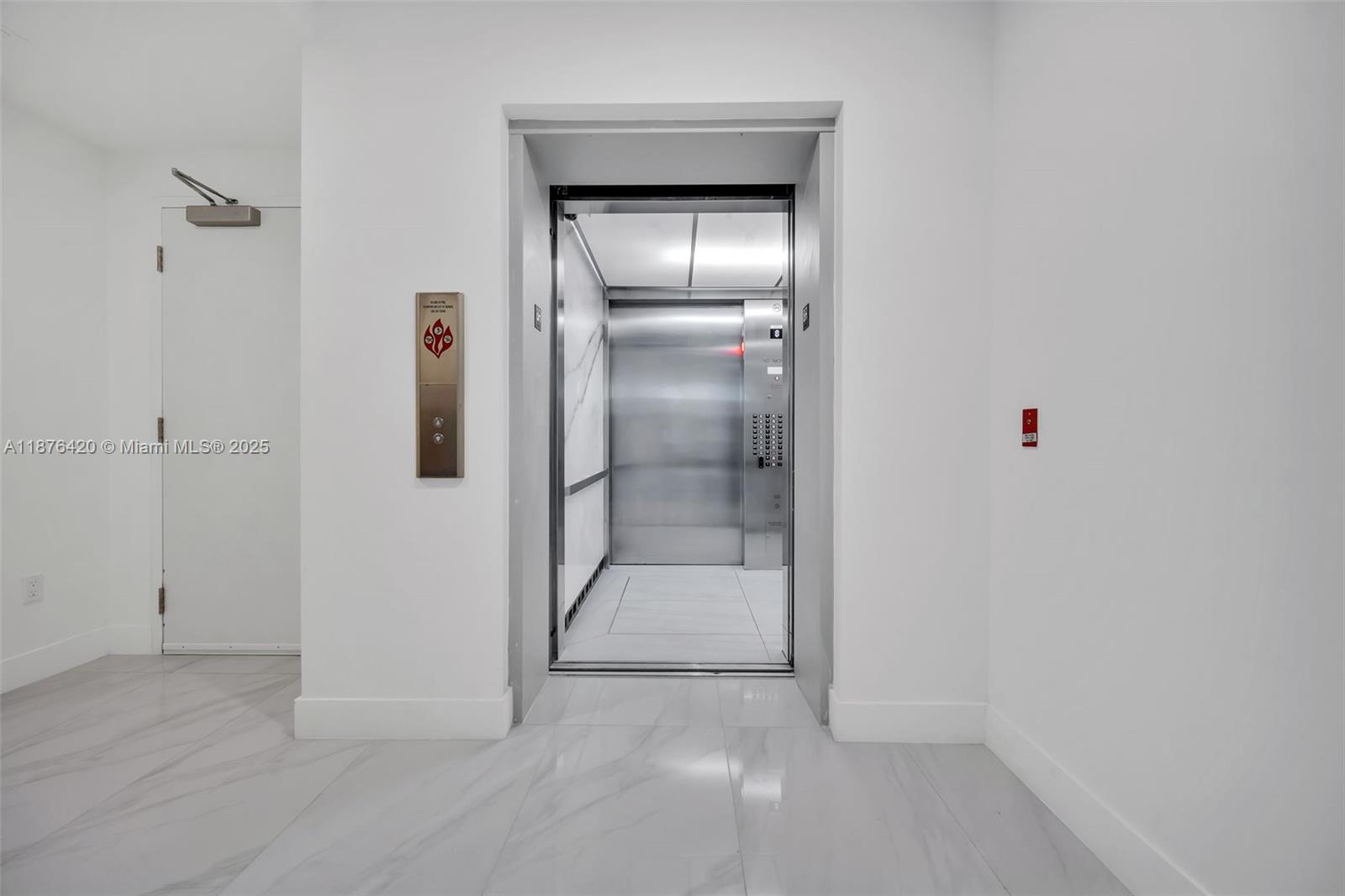 801 3 / 4 2100 sq. ft. $ 2025-09-10 0 Photo