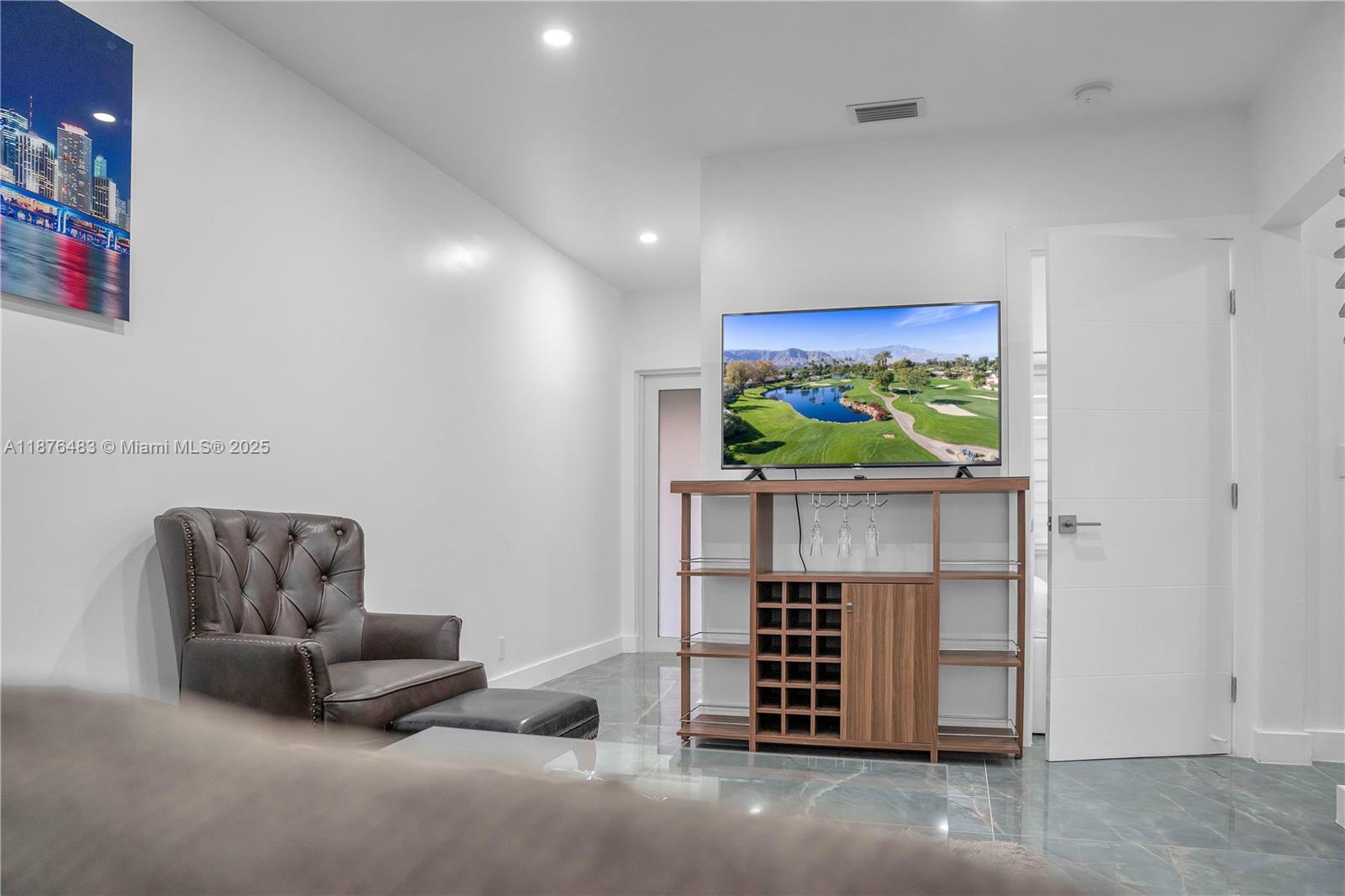 See details / 1460 sq. ft. $ 2025-09-10 0 Photo