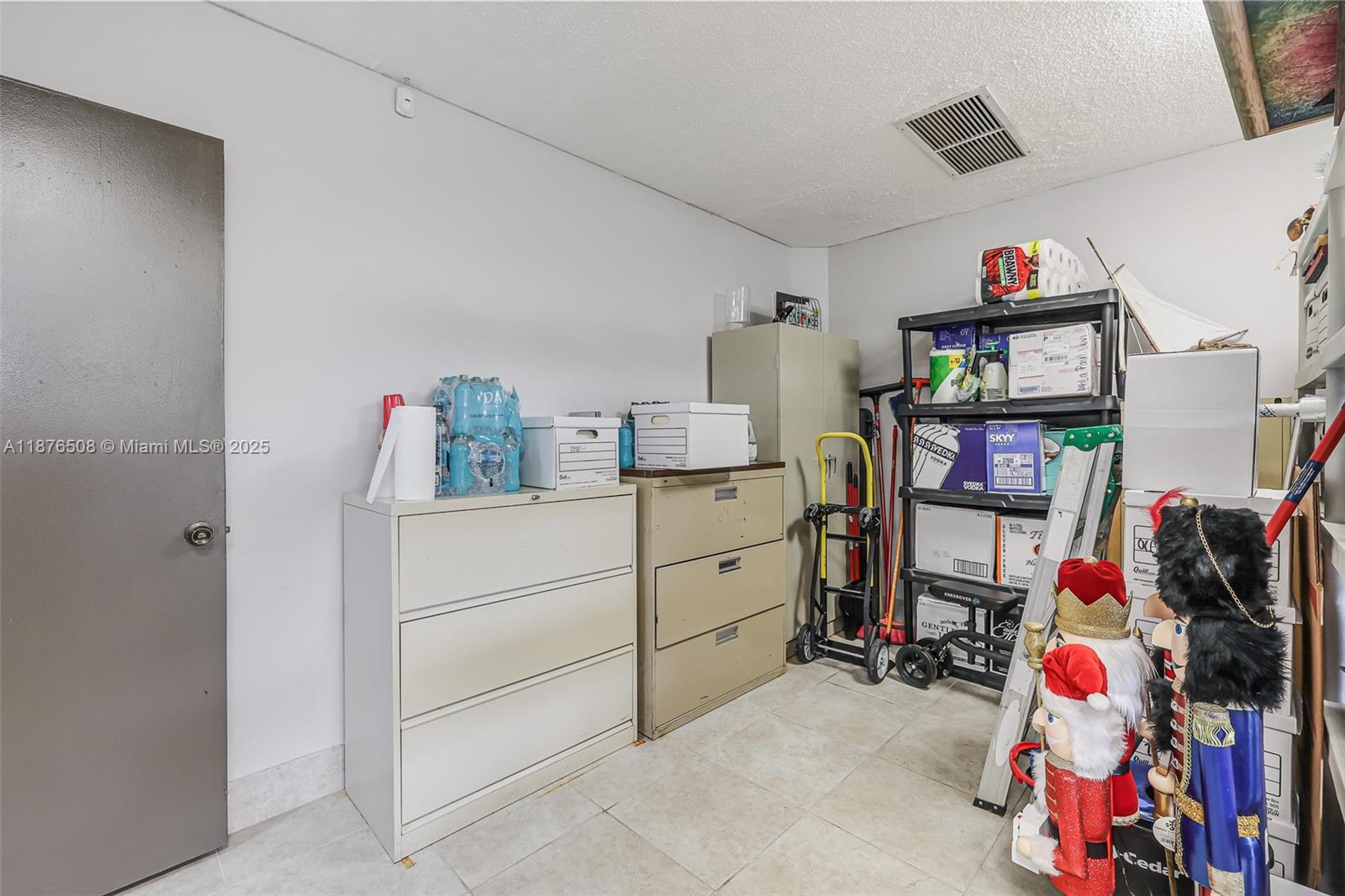 Ver detalles 2 / sq. ft. $ 2025-09-10 0 foto