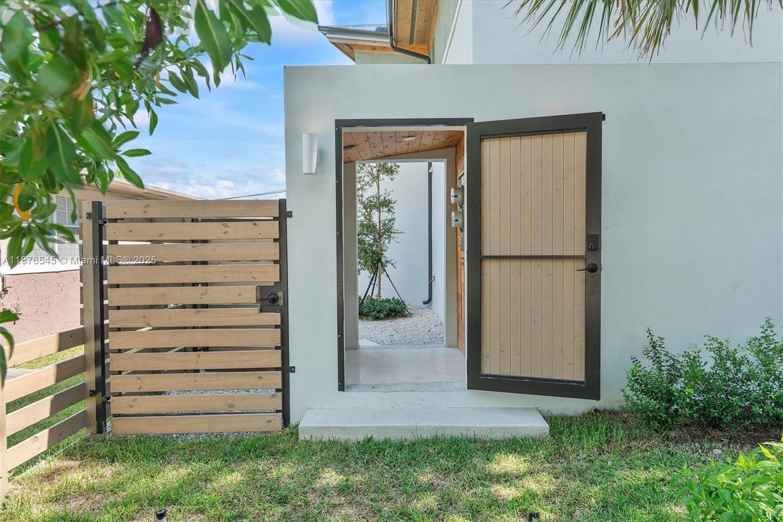   /  5750 sq. ft. $ 2025-09-11 0 Photo
