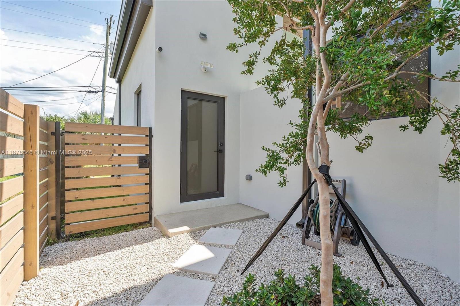   /  5750 sq. ft. $ 2025-09-11 0 Photo