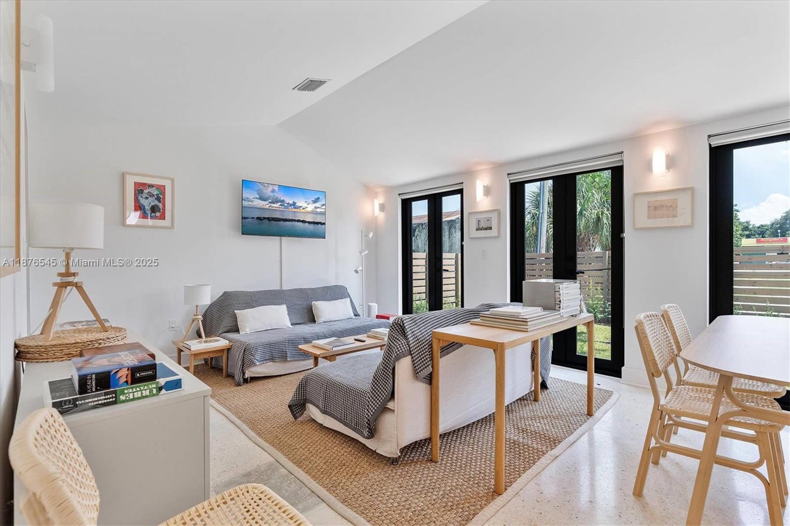   /  5750 sq. ft. $ 2025-09-11 0 Photo