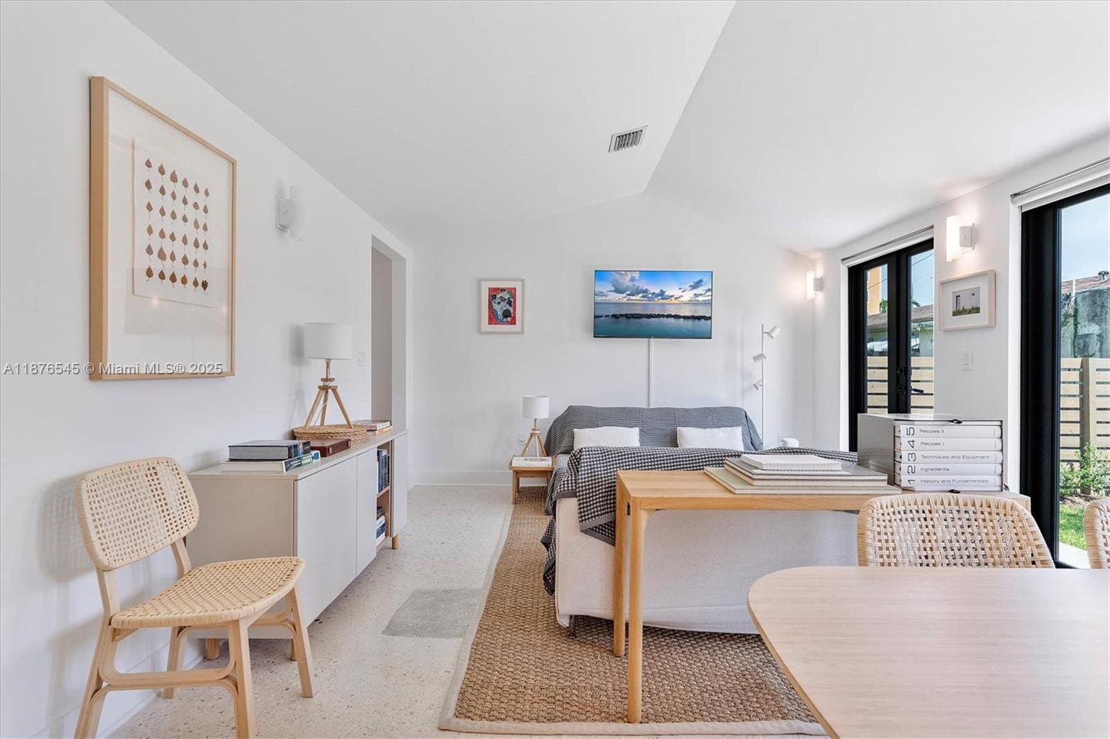   /  5750 sq. ft. $ 2025-09-11 0 Photo