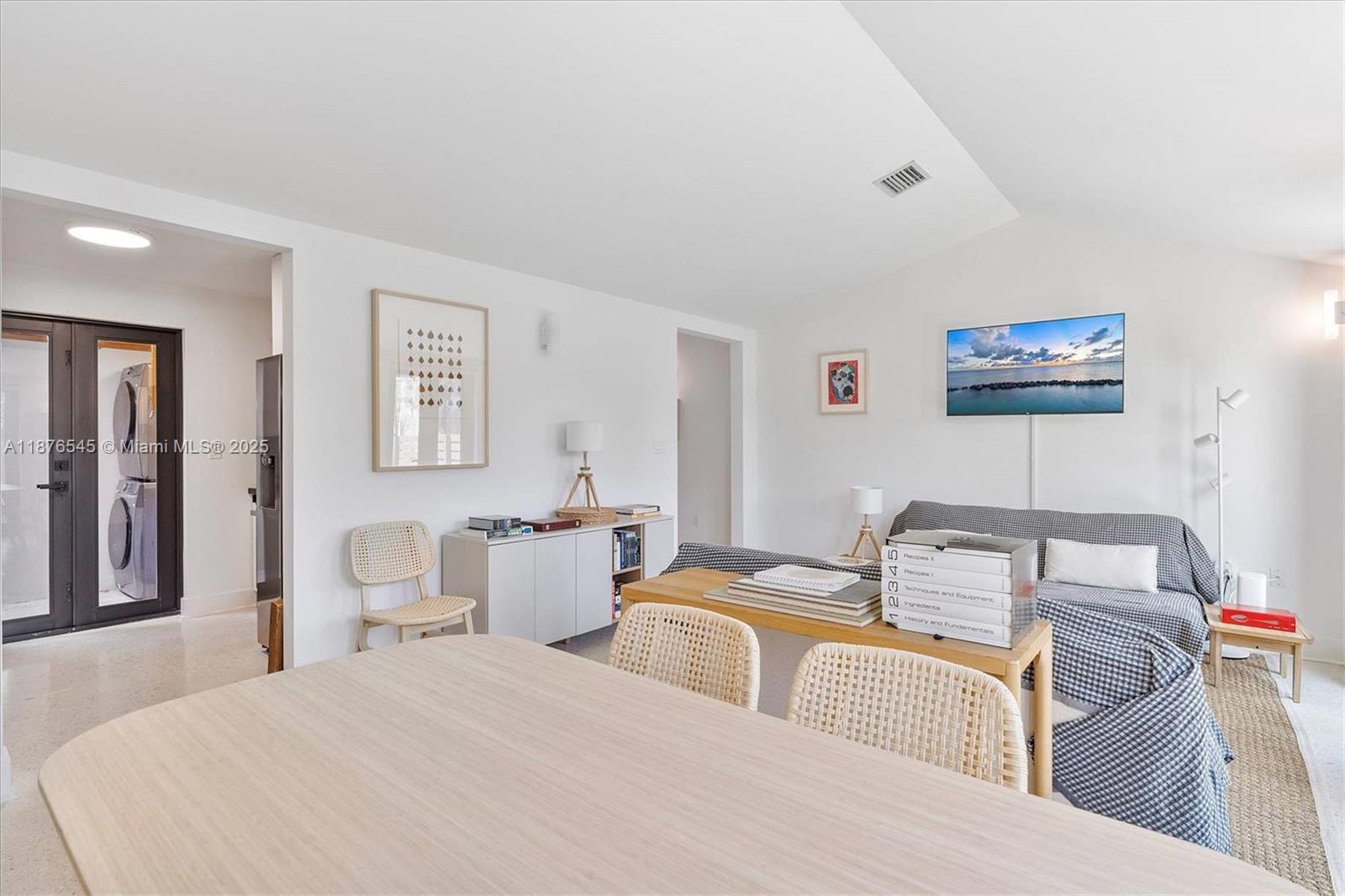   /  5750 sq. ft. $ 2025-09-11 0 Photo