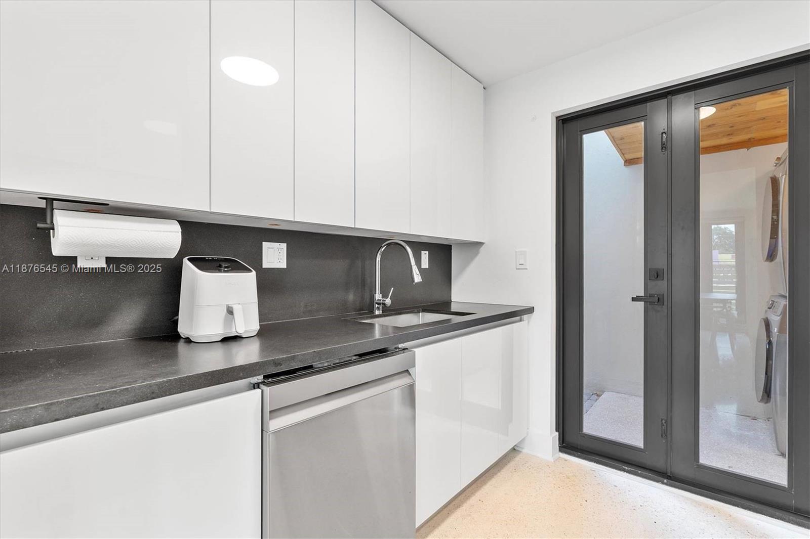   /  5750 sq. ft. $ 2025-09-11 0 Photo