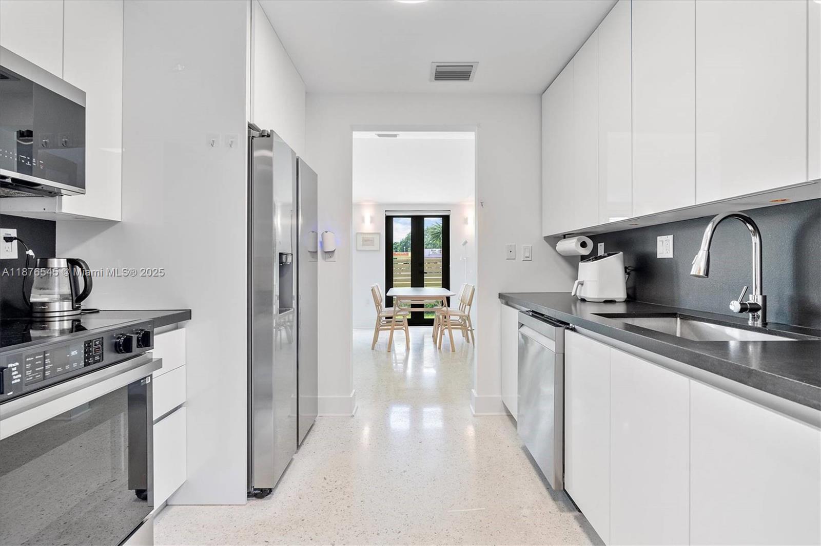   /  5750 sq. ft. $ 2025-09-11 0 Photo
