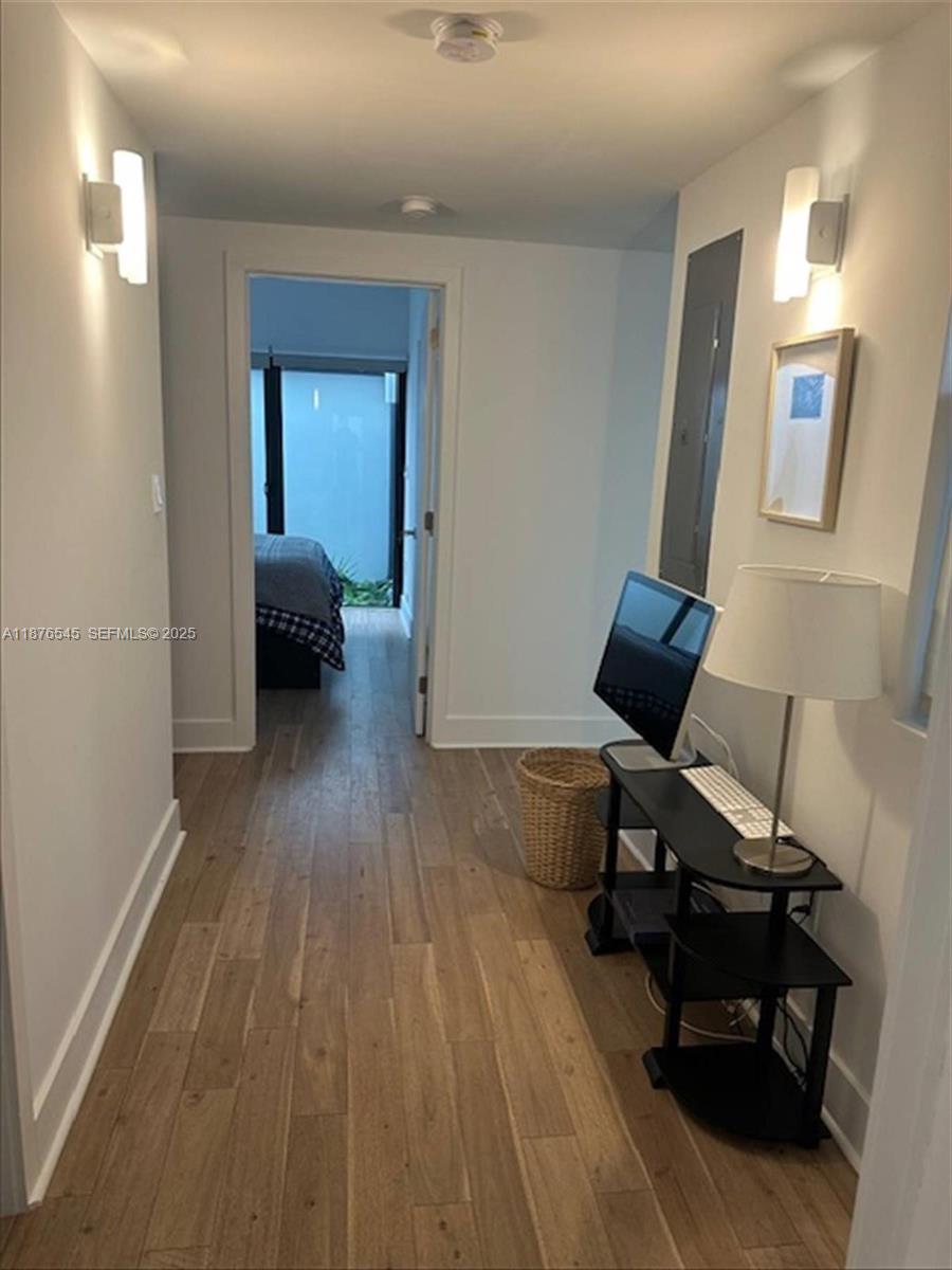   /  2600 кв.футов $ 2025-12-31 0 Фото