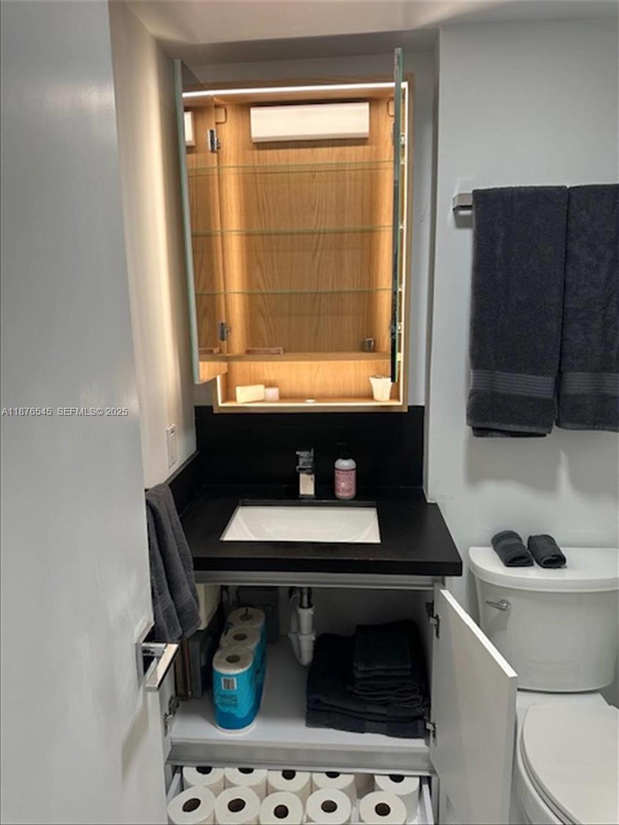   /  2600 кв.футов $ 2025-12-31 0 Фото