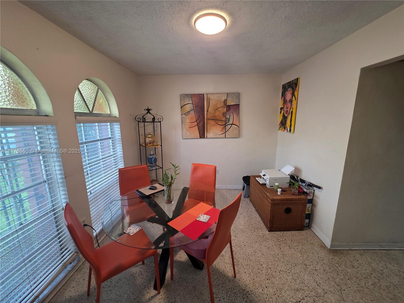 See details / 2388 sq. ft. $ 2025-09-11 0 Photo