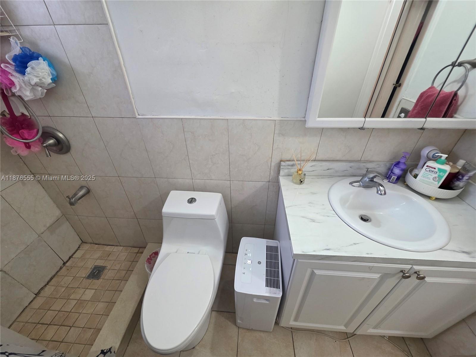 See details / 2388 sq. ft. $ 2025-09-11 0 Photo