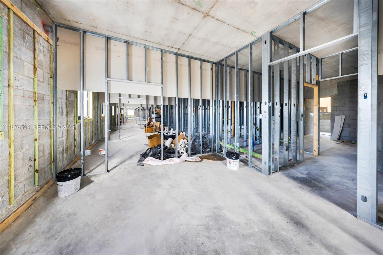   /   sq. ft. $ 2025-09-11 0 foto