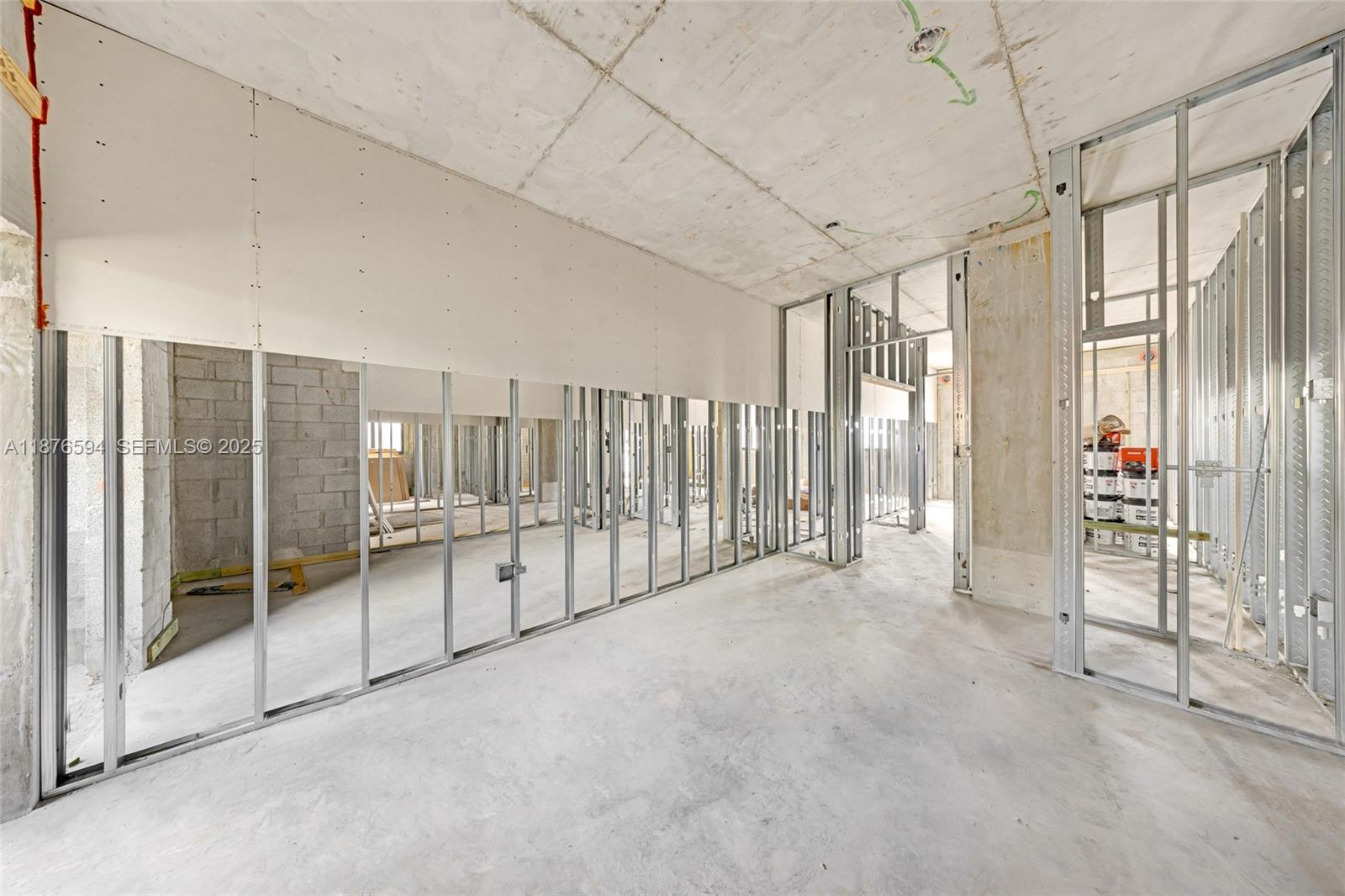   /   sq. ft. $ 2025-09-11 0 foto