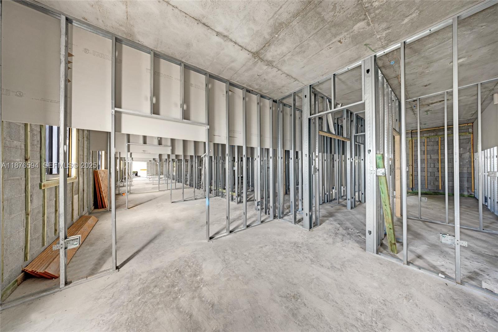   /   sq. ft. $ 2025-09-11 0 foto