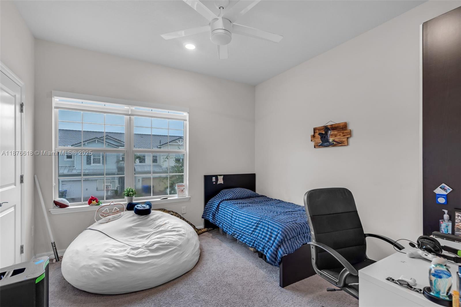 See details 4754 3 / 3 1769 sq. ft. $ 2025-09-11 0 Photo
