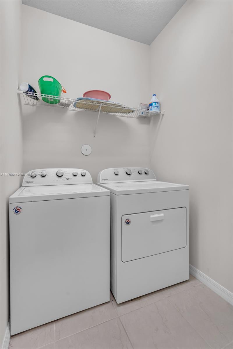See details 4754 3 / 3 1769 sq. ft. $ 2025-09-11 0 Photo