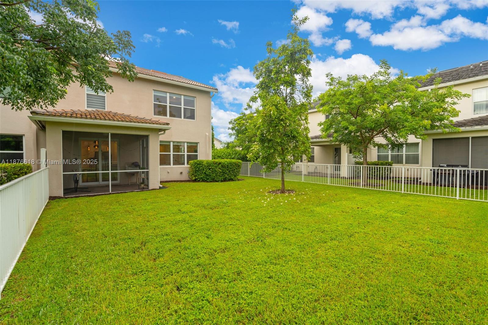 See details 4754 3 / 3 1769 sq. ft. $ 2025-09-11 0 Photo