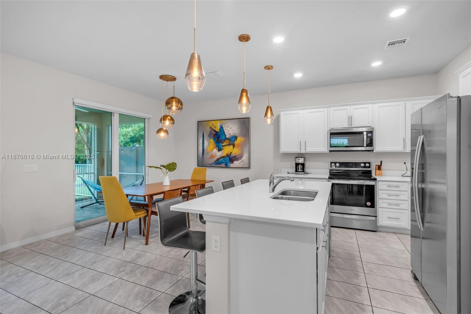 See details 4754 3 / 3 1769 sq. ft. $ 2025-09-11 0 Photo