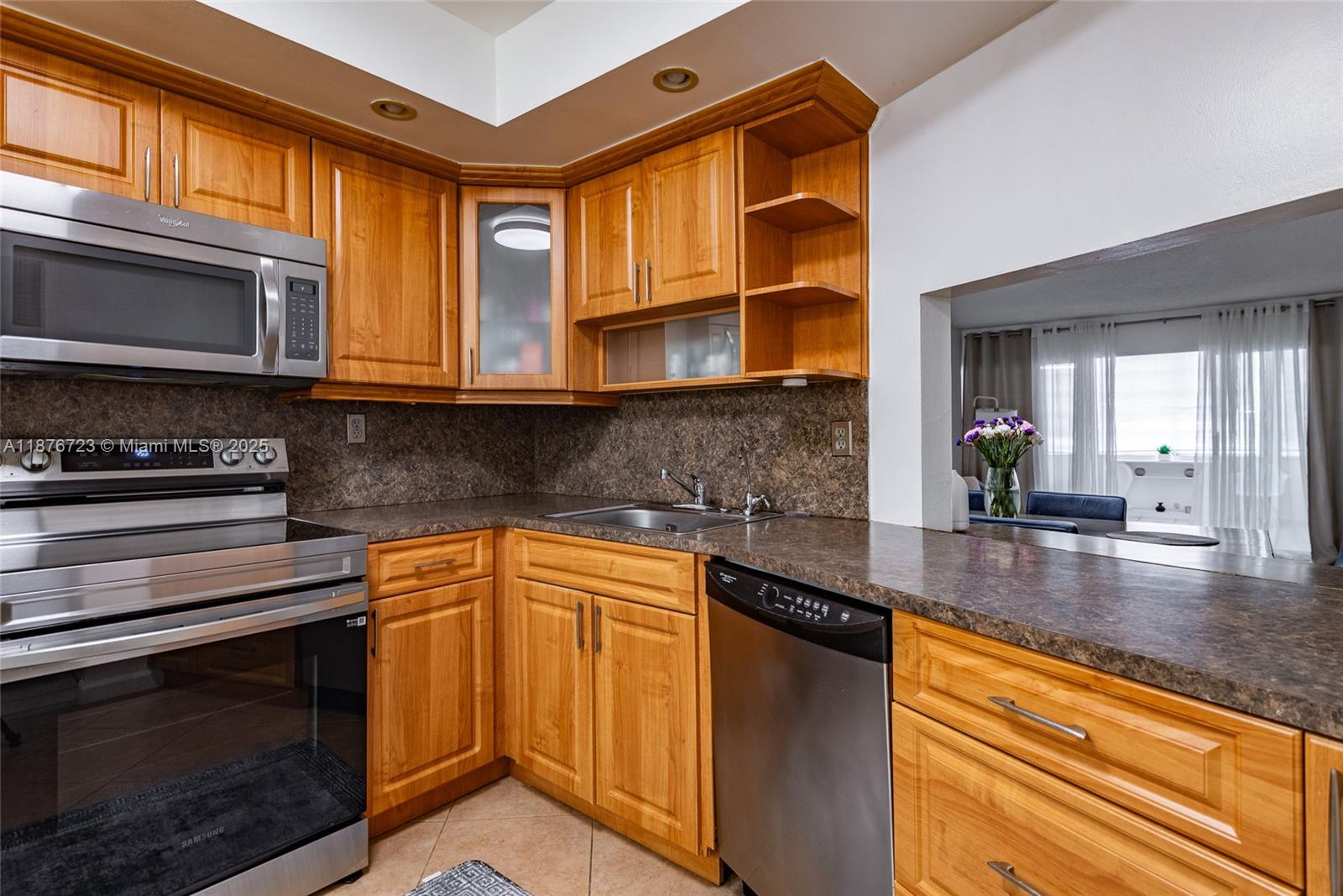 708-2 1 / 2 1036 sq. ft. $ 2025-09-11 0 Photo