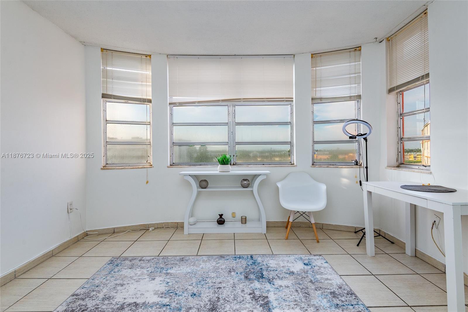 708-2 1 / 2 1036 sq. ft. $ 2025-09-11 0 Photo