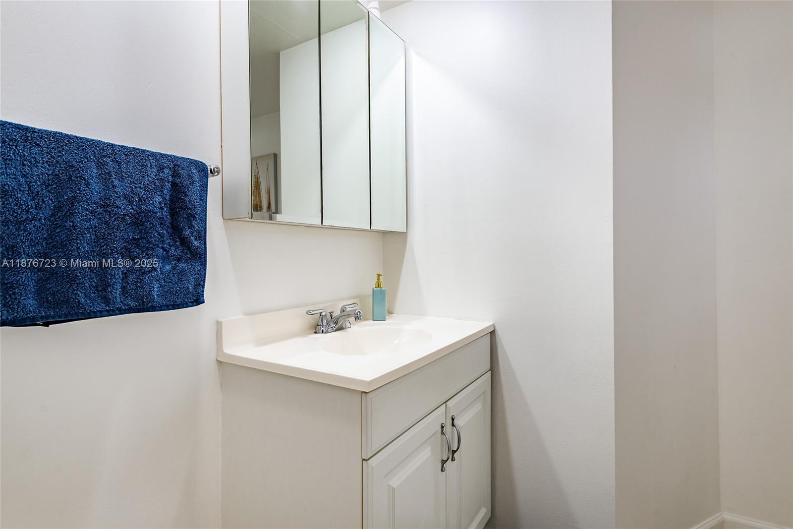 708-2 1 / 2 1036 sq. ft. $ 2025-09-11 0 Photo