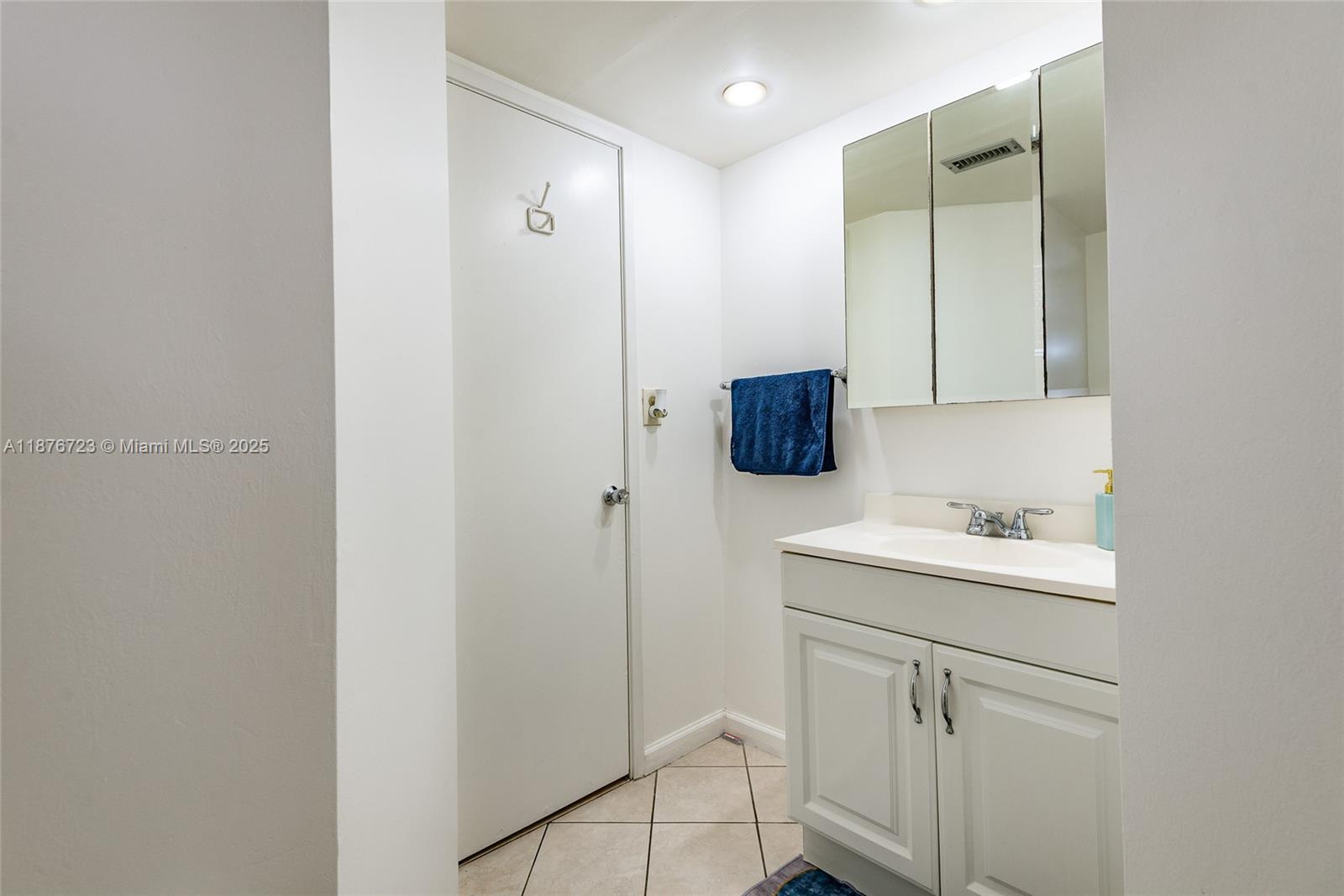 708-2 1 / 2 1036 sq. ft. $ 2025-09-11 0 Photo