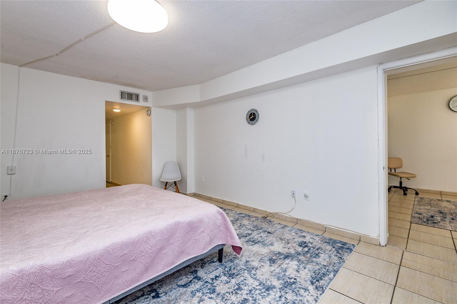 708-2 1 / 2 1036 sq. ft. $ 2025-09-11 0 Photo
