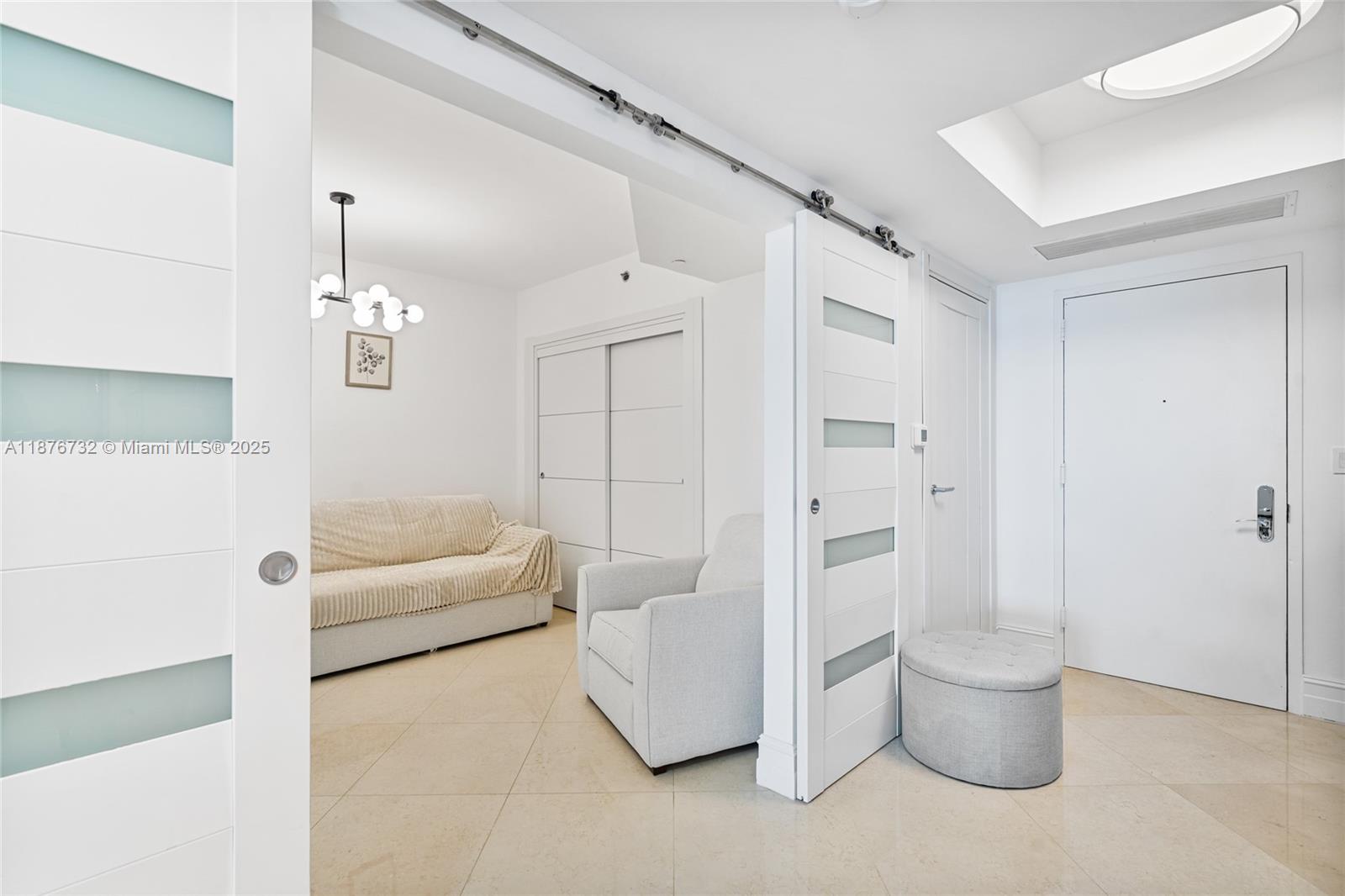 4304 3 / 3 1675 sq. ft. $ 2025-09-11 0 Photo