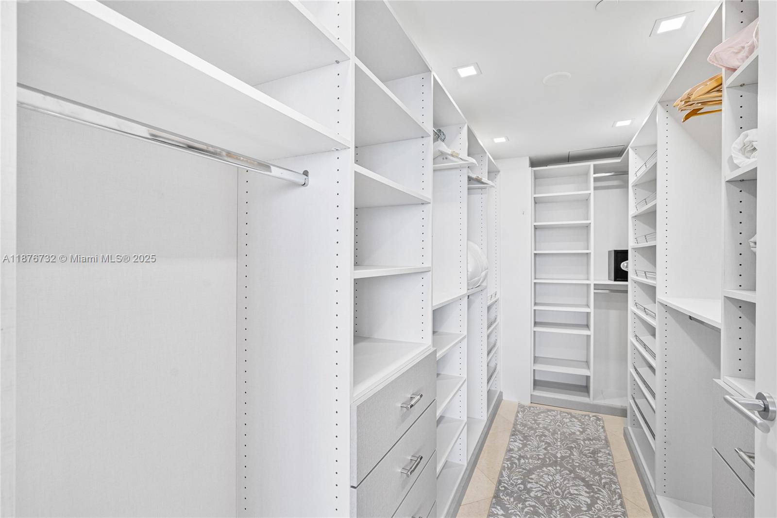 4304 3 / 3 1675 sq. ft. $ 2025-09-11 0 Photo