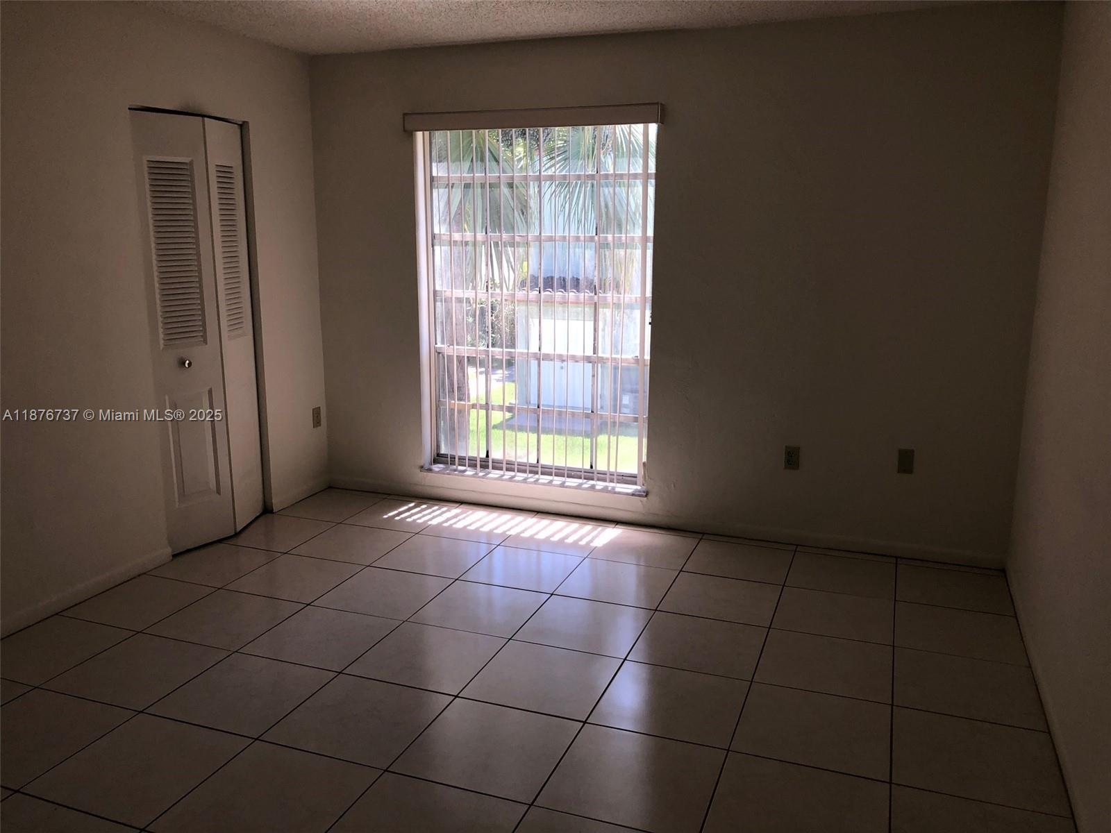 10808 2 / 2 1205 sq. ft. $ 2025-09-11 0 Photo