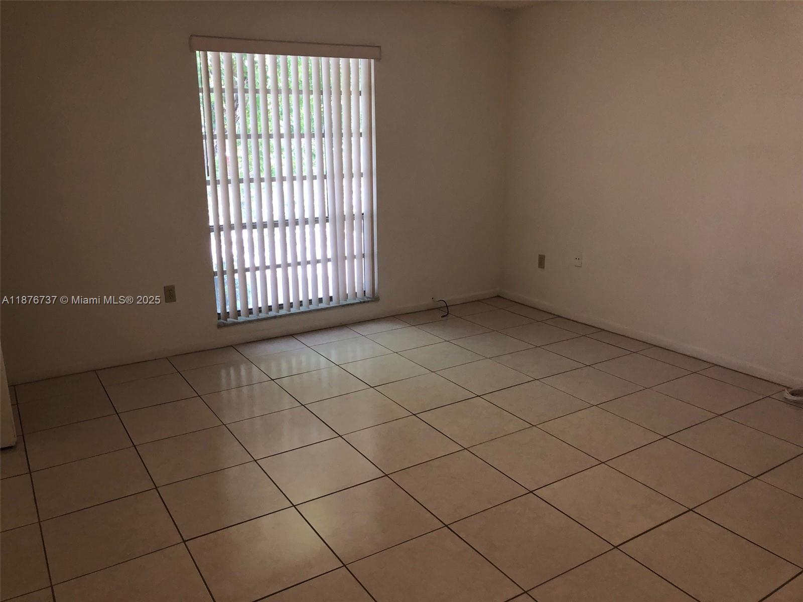 10808 2 / 2 1205 sq. ft. $ 2025-09-11 0 Photo