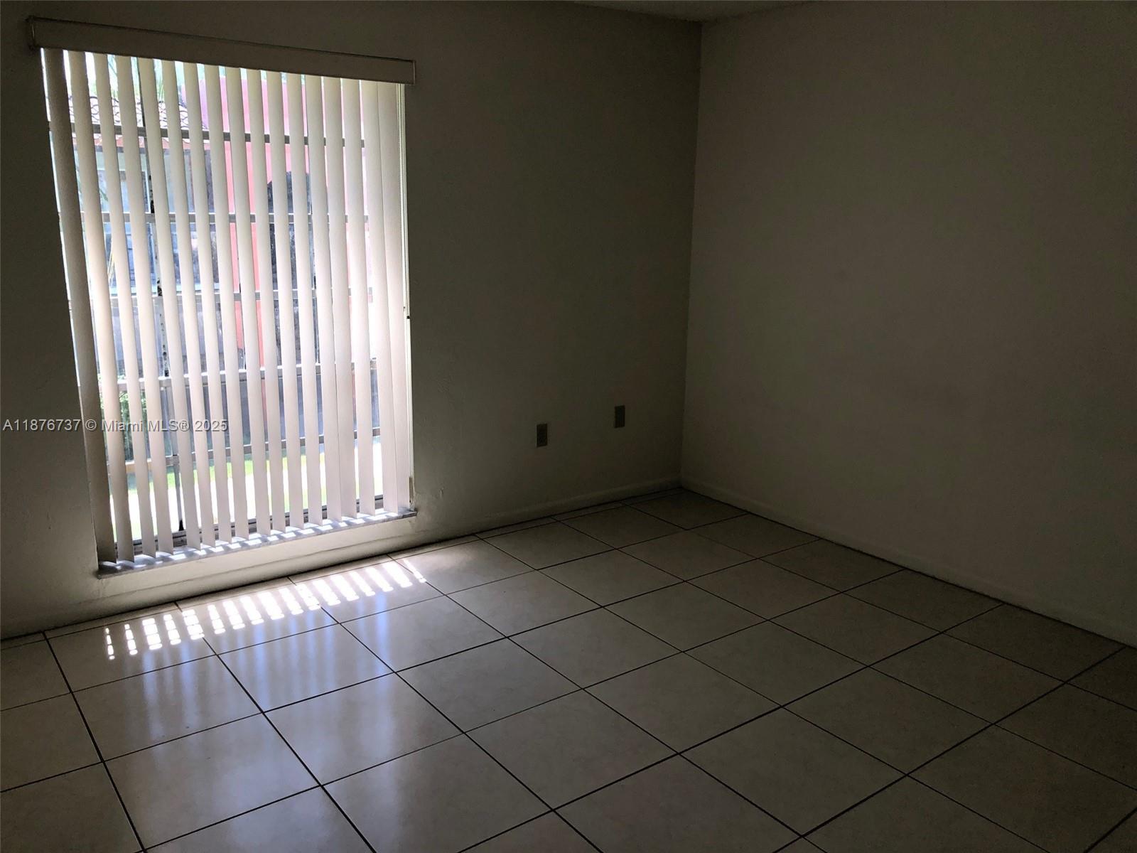 10808 2 / 2 1205 sq. ft. $ 2025-09-11 0 Photo