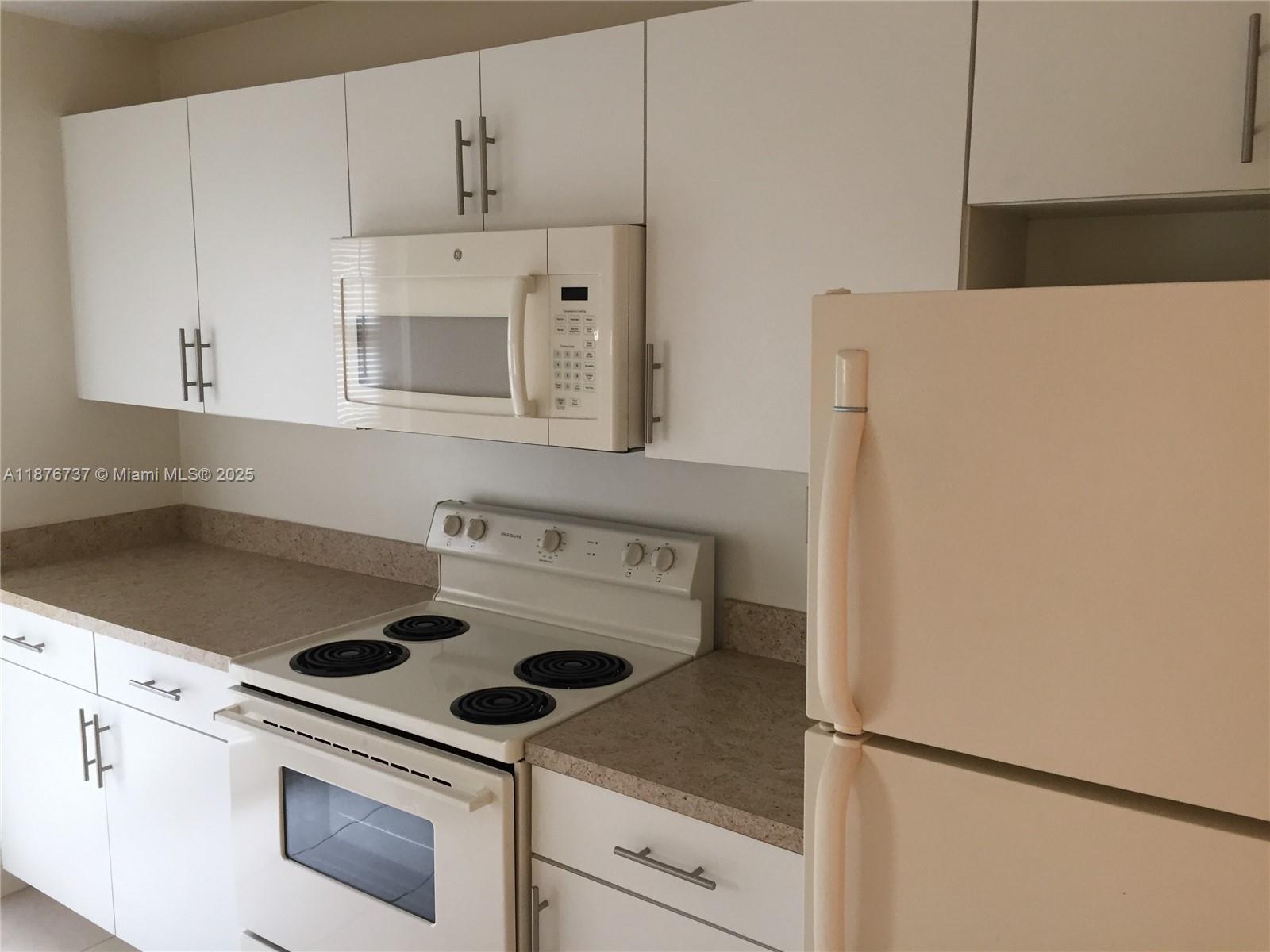 10808 2 / 2 1205 sq. ft. $ 2025-09-11 0 Photo
