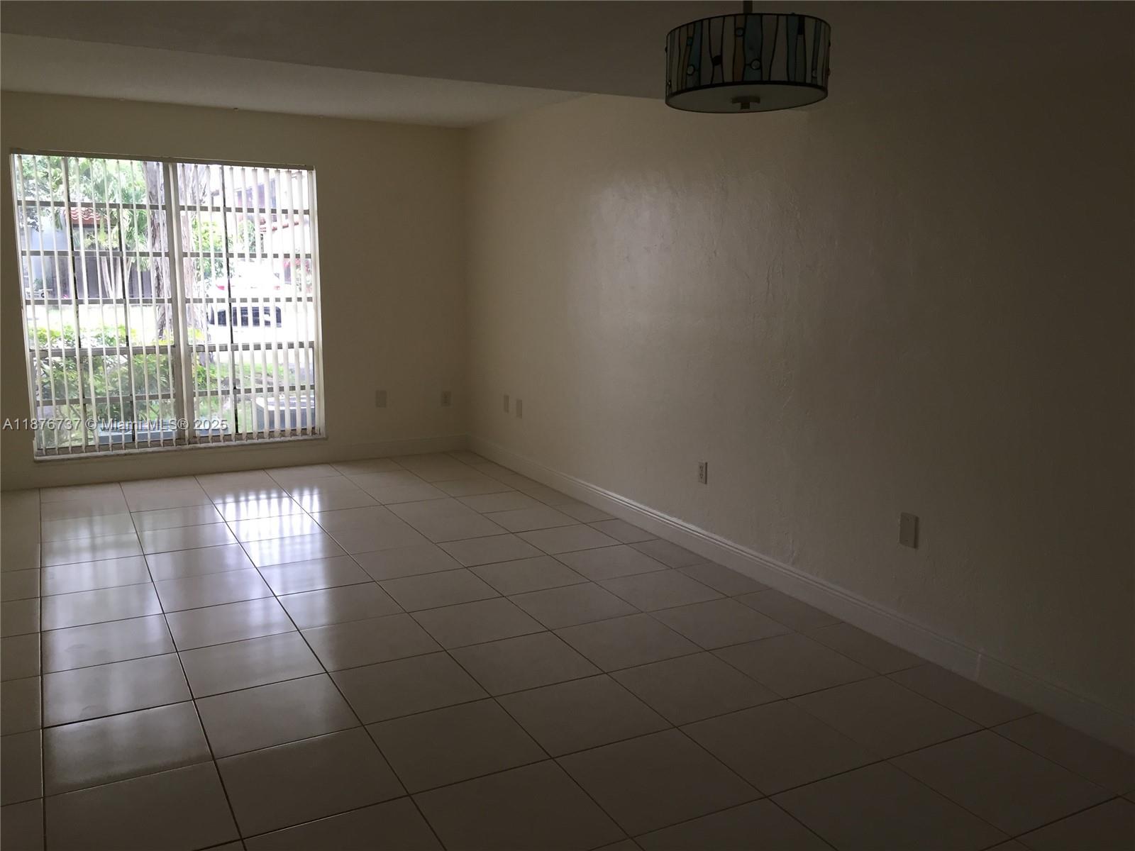 10808 2 / 2 1205 sq. ft. $ 2025-09-11 0 Photo