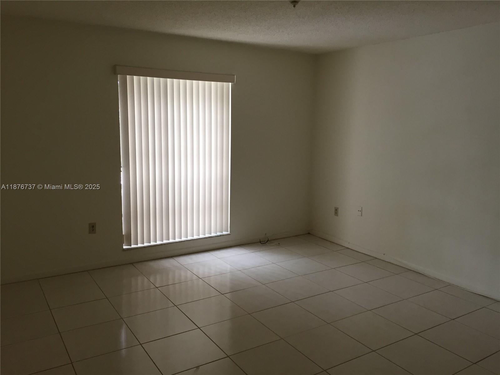 10808 2 / 2 1205 sq. ft. $ 2025-09-11 0 Photo