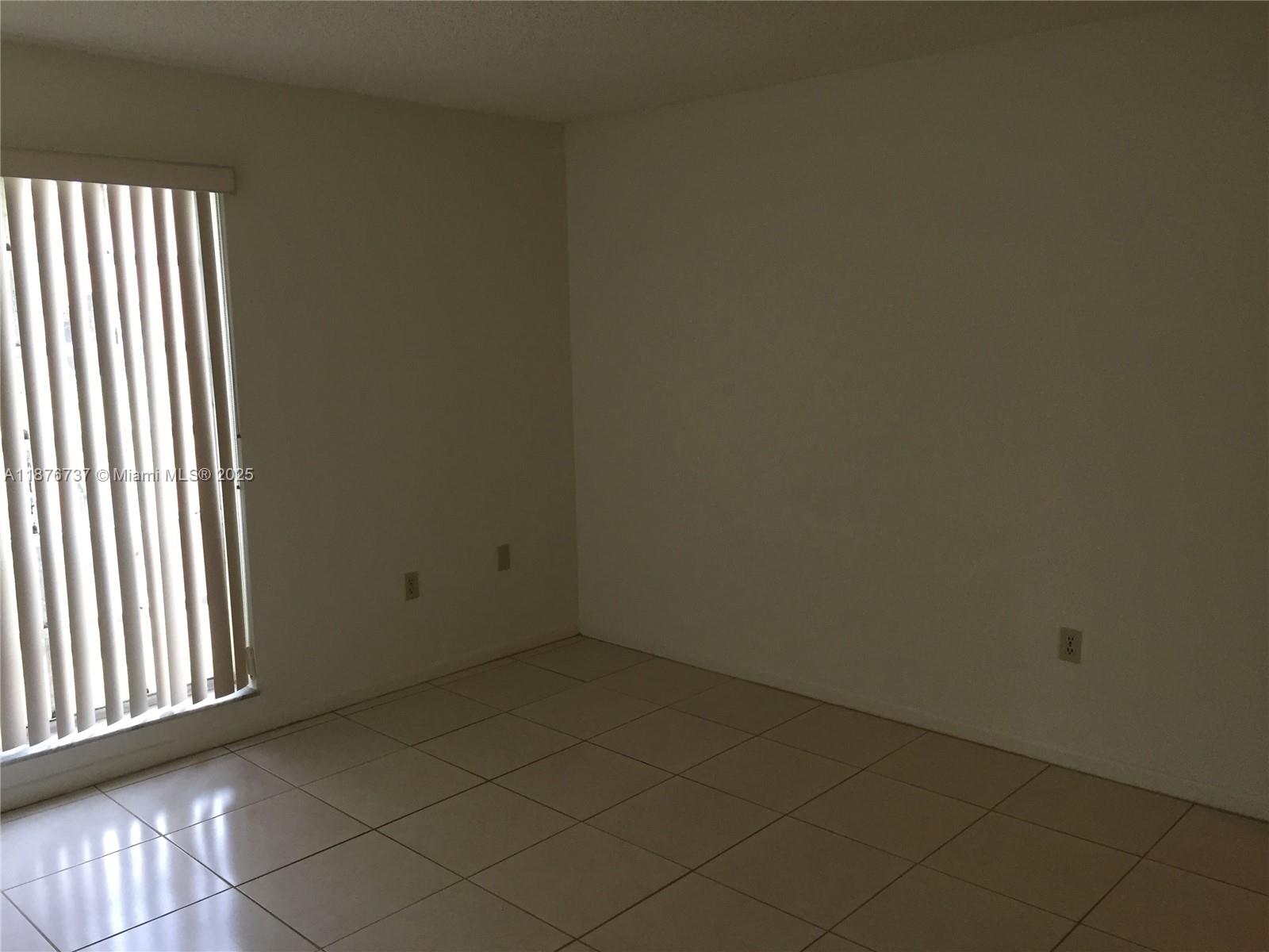 10808 2 / 2 1205 sq. ft. $ 2025-09-11 0 Photo
