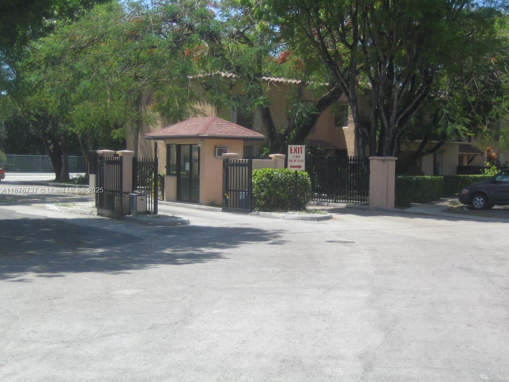 10808 2 / 2 1205 sq. ft. $ 2025-09-11 0 Photo